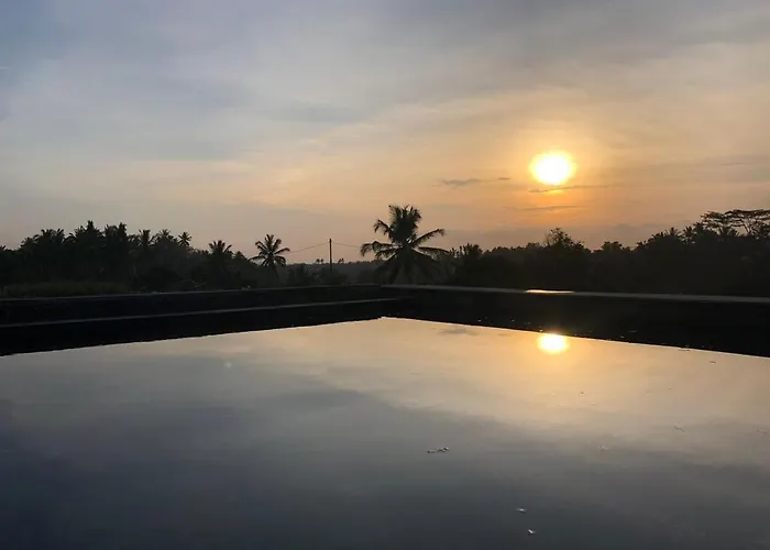 Sunset Cafe And Bungalow Bed & Breakfast
