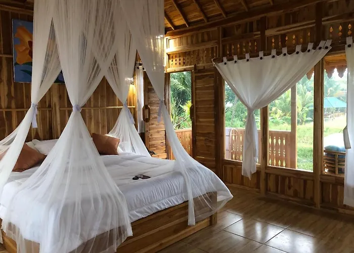 Bed & Breakfast Sunset Cafe And Bungalow *